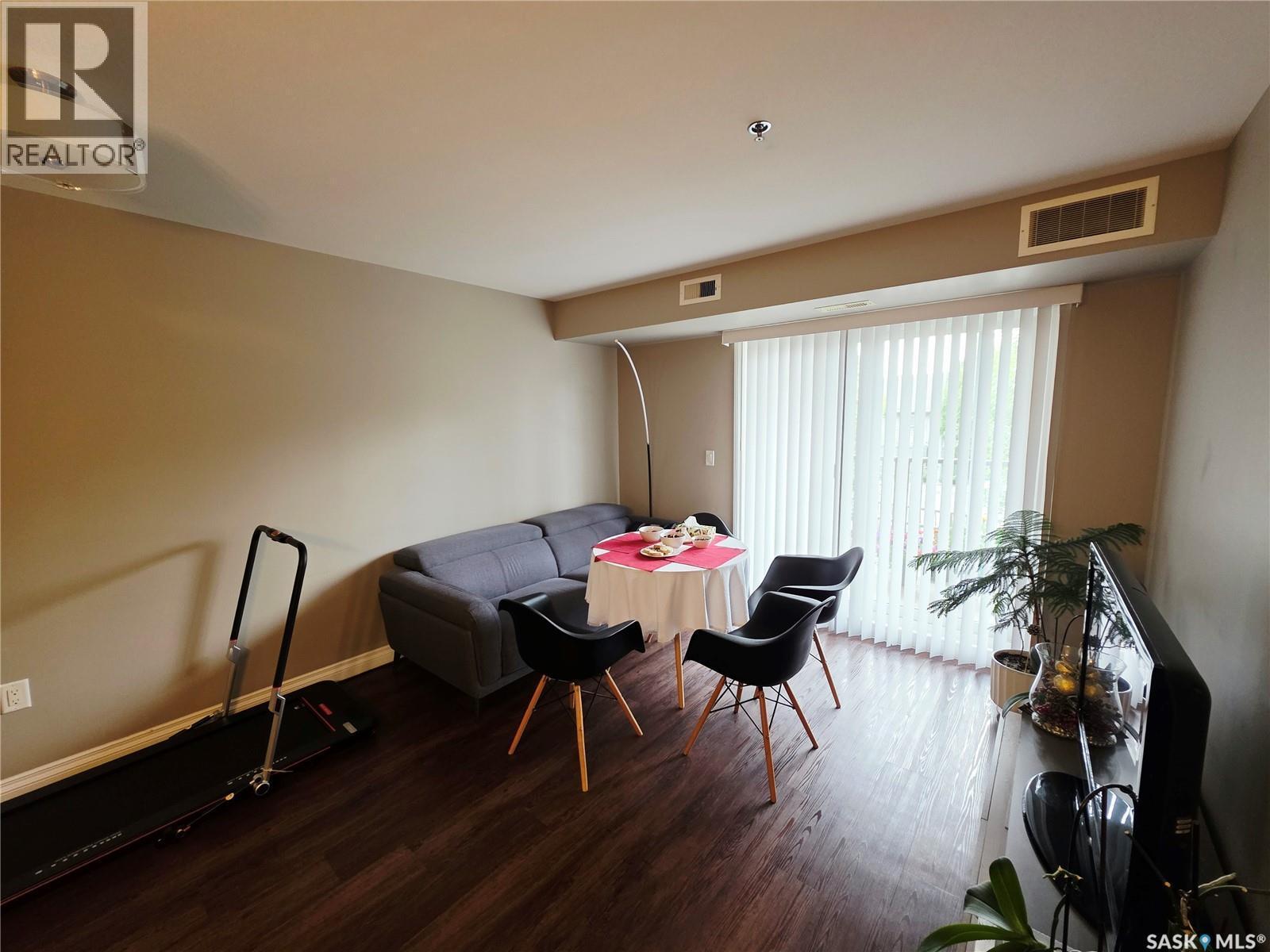 106 3630 Haughton Road E, Regina, SK - Indoor Photo Showing Dining Room