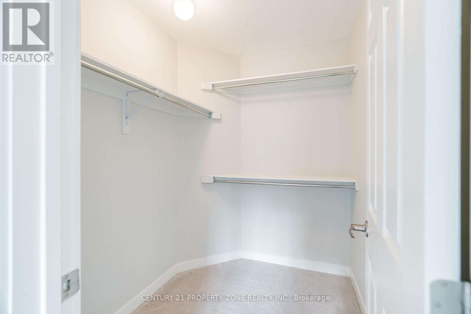 1060 Curraglass Walk, Ottawa, ON - Indoor With Storage