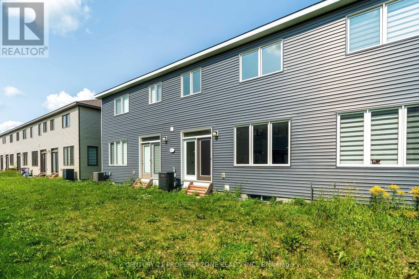 1060 Curraglass Walk, Ottawa, ON - Outdoor