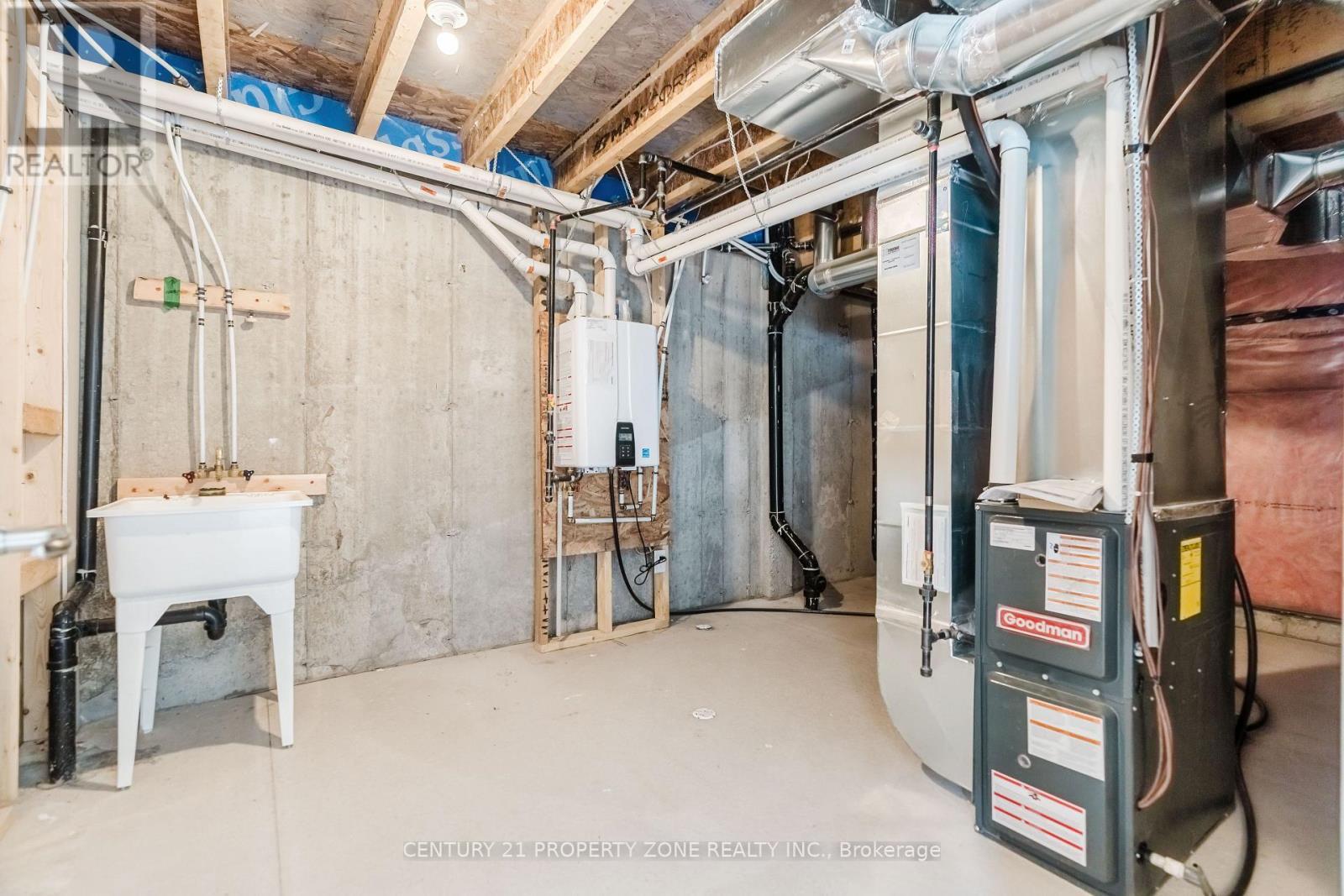 1060 Curraglass Walk, Ottawa, ON - Indoor Photo Showing Basement