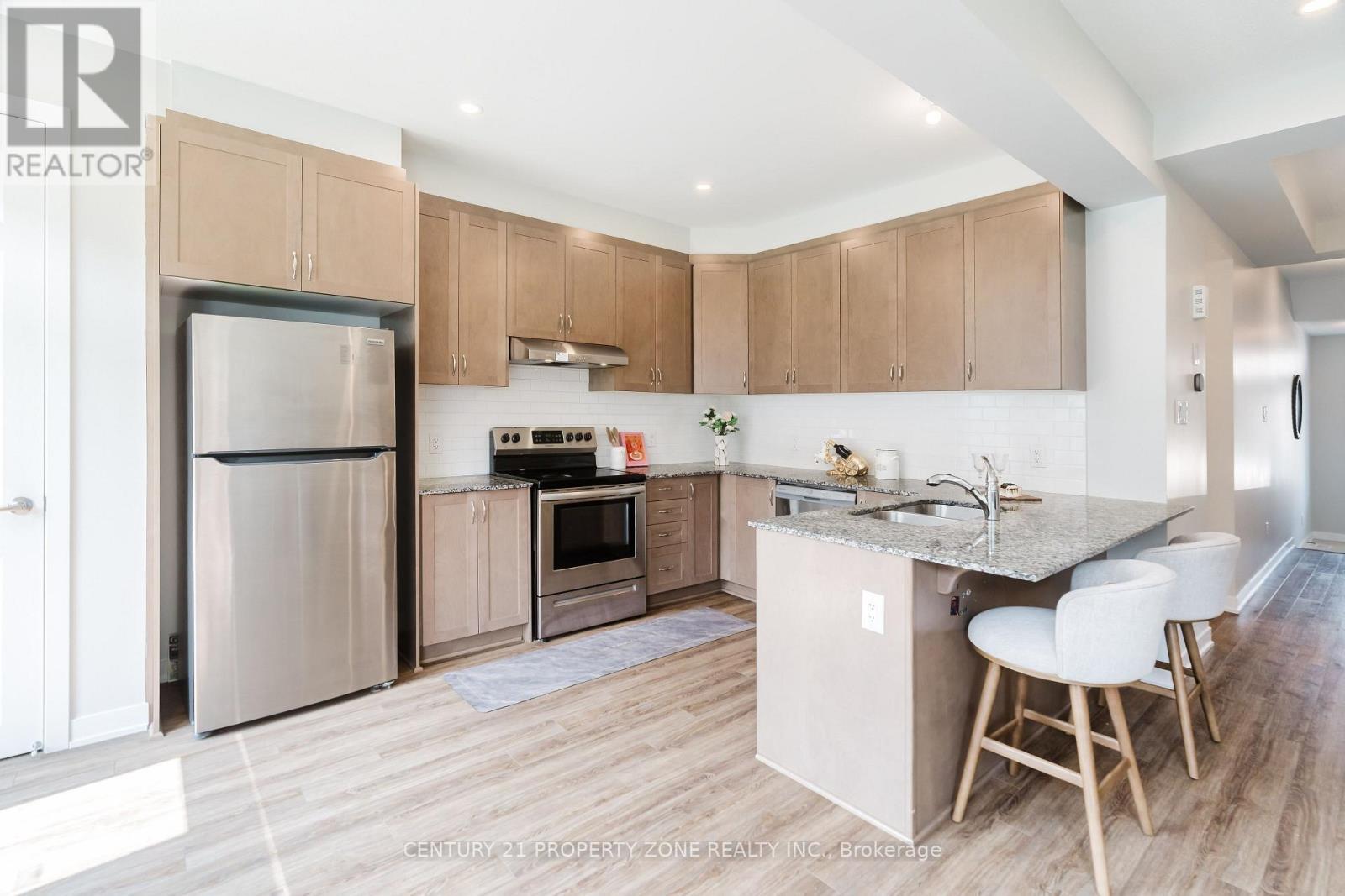 1060 Curraglass Walk, Ottawa, ON - Indoor Photo Showing Kitchen With Upgraded Kitchen