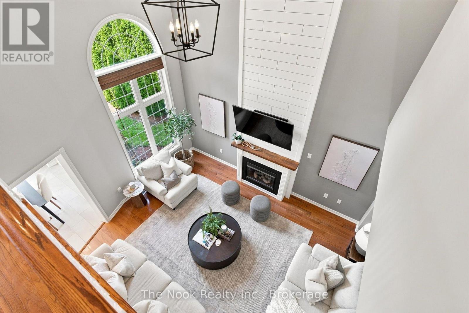 41 Dopp Crescent, Whitby (Brooklin), ON - Indoor With Fireplace