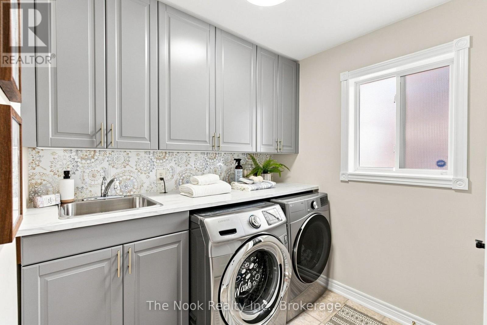 41 Dopp Crescent, Whitby (Brooklin), ON - Indoor Photo Showing Laundry Room