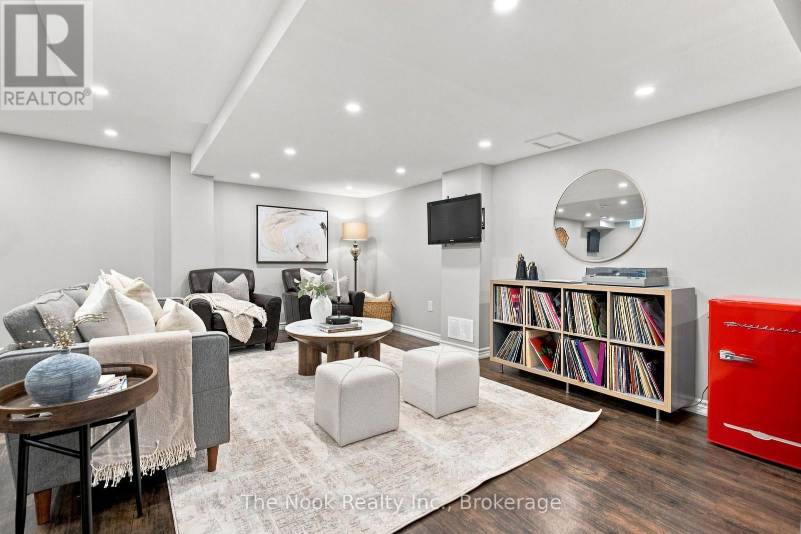41 Dopp Crescent, Whitby (Brooklin), ON - Indoor
