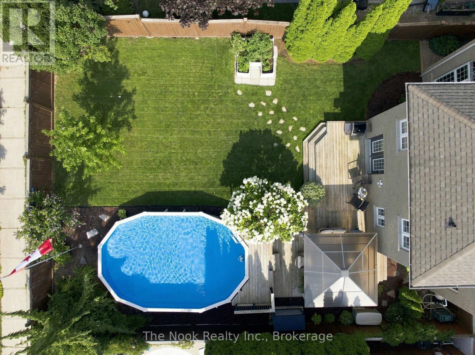 41 Dopp Crescent, Whitby (Brooklin), ON - Outdoor With Above Ground Pool