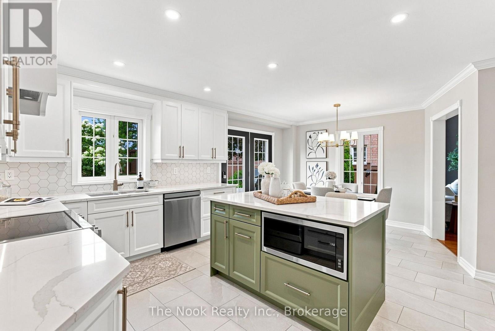 41 Dopp Crescent, Whitby (Brooklin), ON - Indoor Photo Showing Kitchen With Upgraded Kitchen