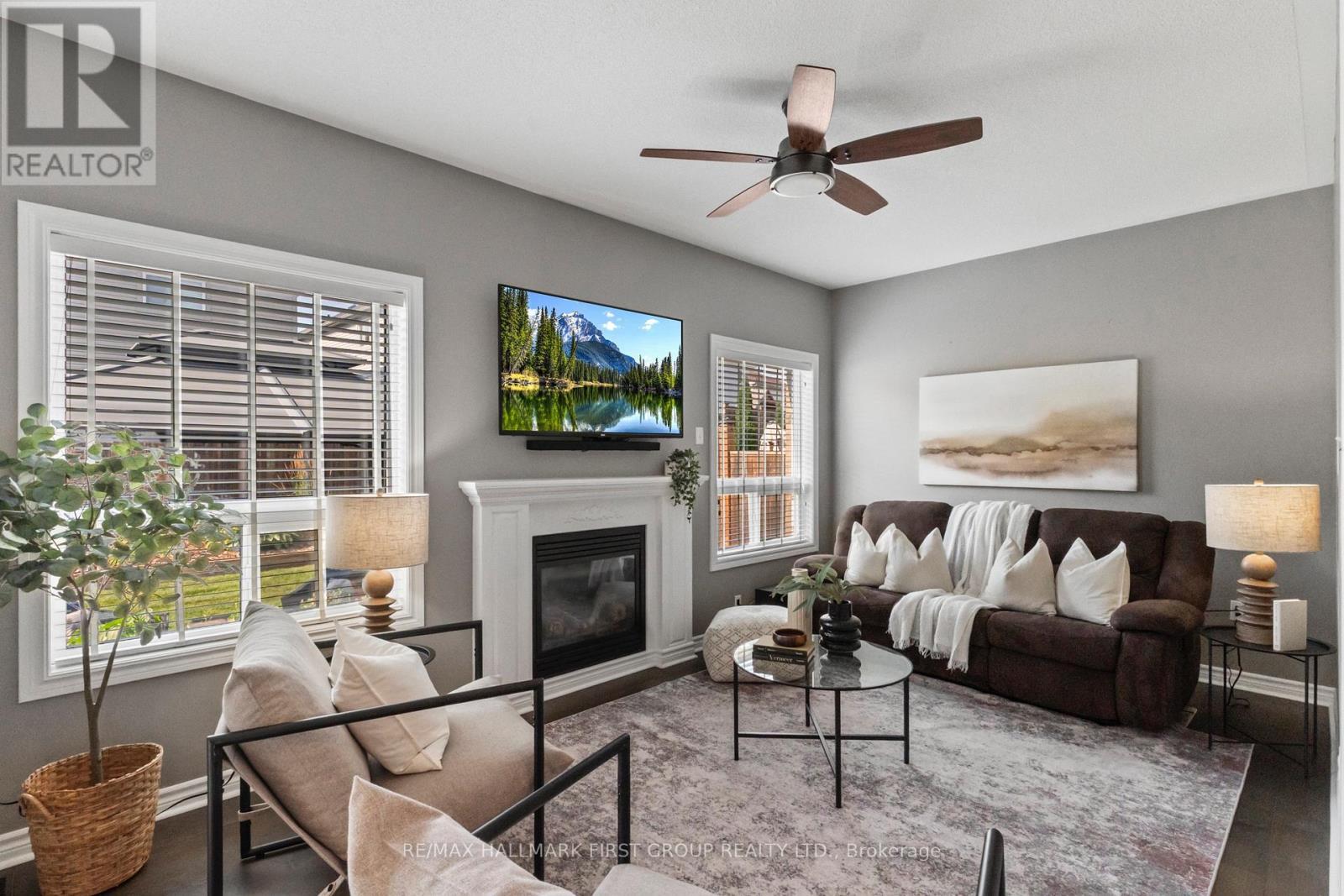 96 Redfern Crescent, Clarington, ON - Indoor Photo Showing Living Room With Fireplace