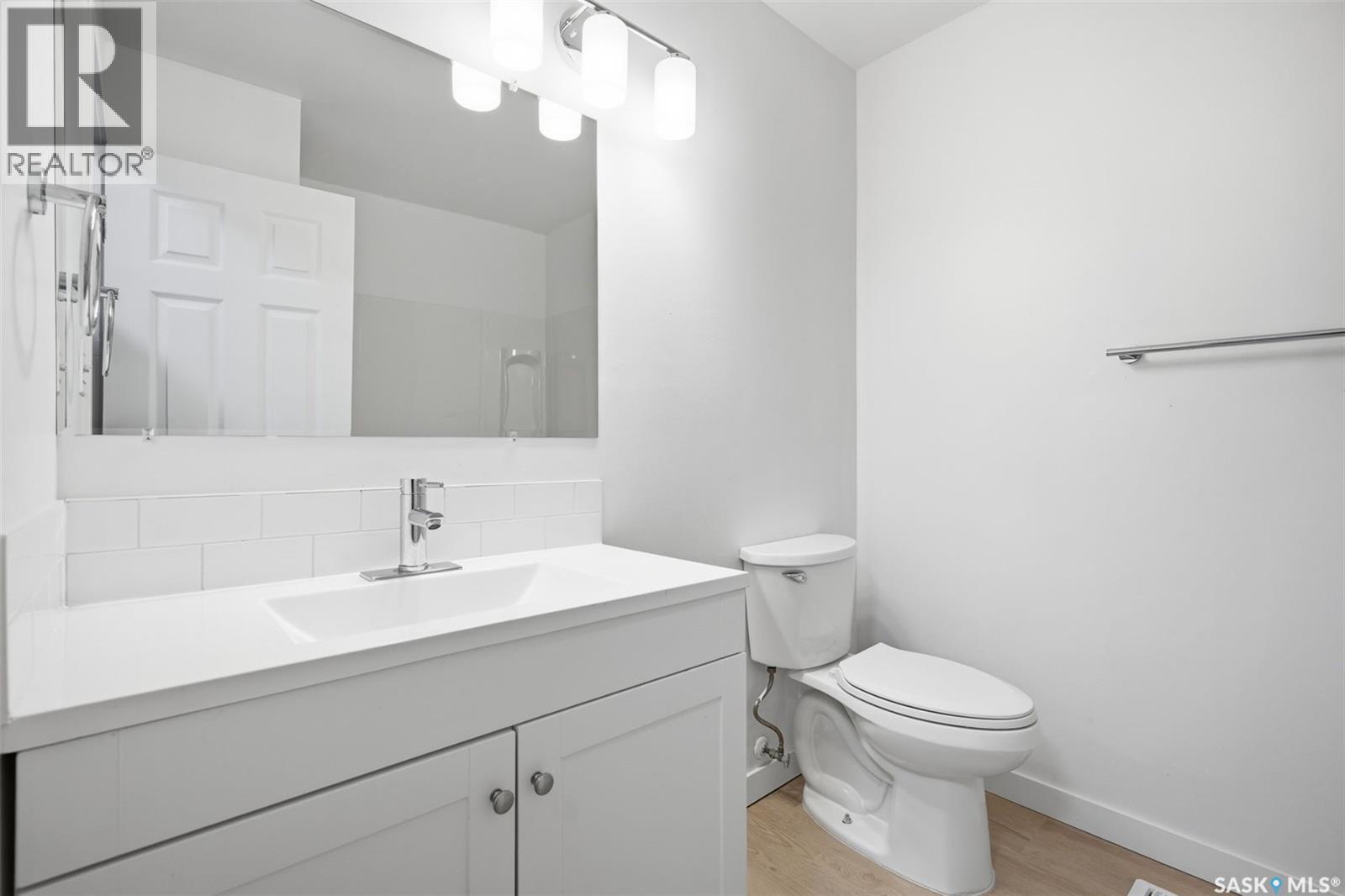 9 1128 Mckercher Drive, Saskatoon, SK - Indoor Photo Showing Bathroom