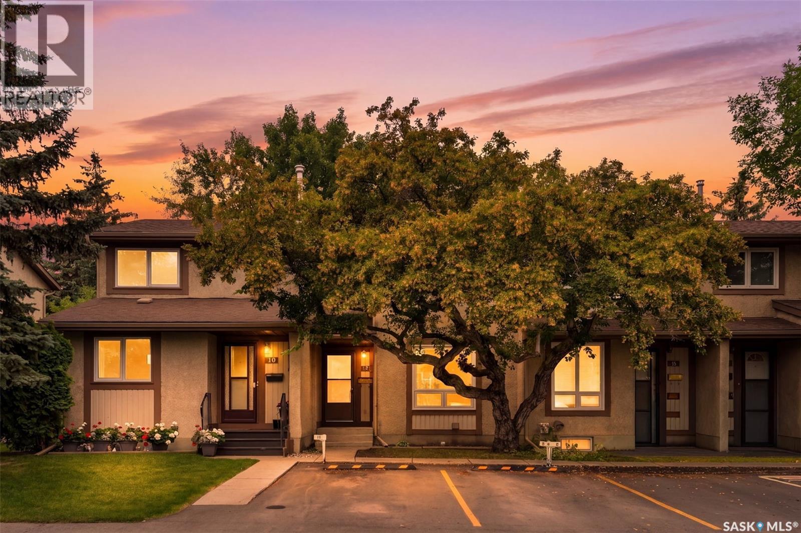 9 1128 Mckercher Drive, Saskatoon, SK - Outdoor With Facade