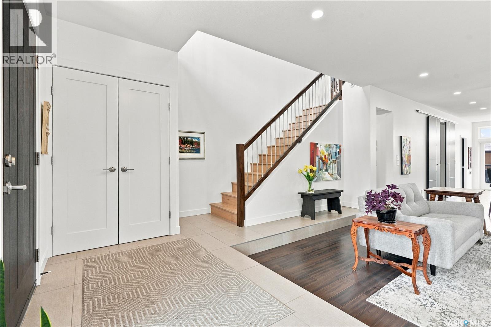 1210 Broadway Avenue, Saskatoon, SK - Indoor