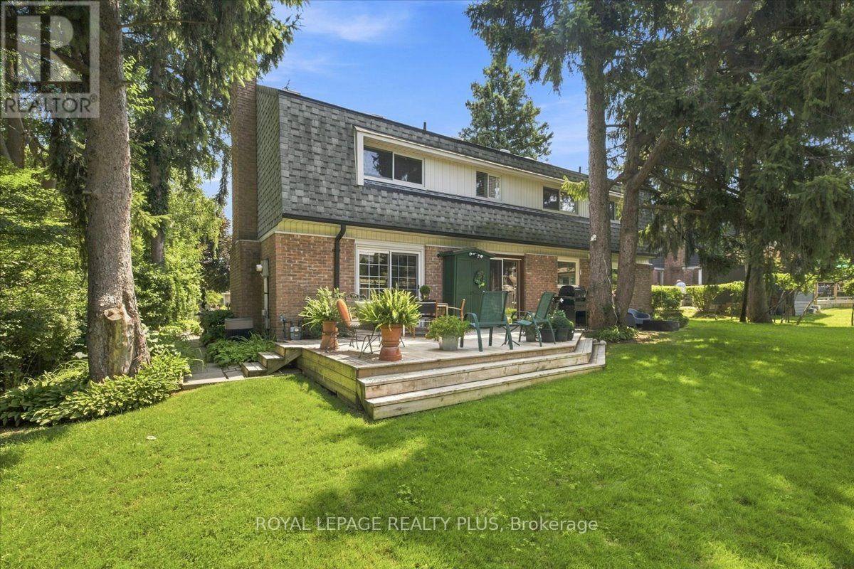 1721 Medallion Court, Mississauga, ON - Outdoor With Deck Patio Veranda