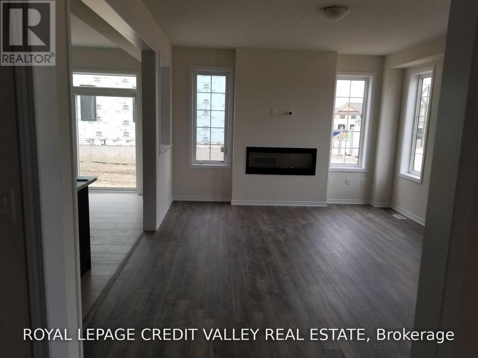 76 Fleming Crescent, Haldimand, ON - Indoor With Fireplace