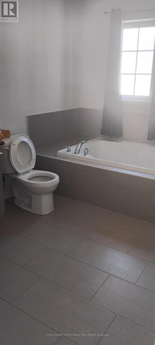 76 Fleming Crescent, Haldimand, ON - Indoor Photo Showing Bathroom