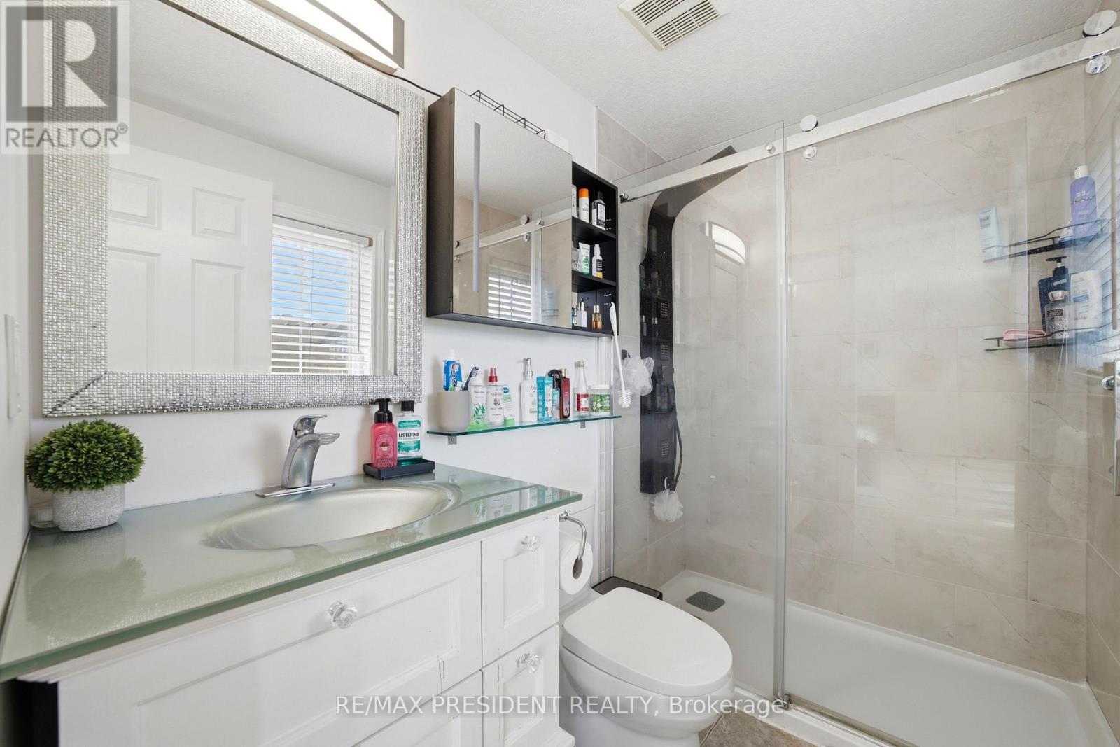 60 Steepleridge Street, Kitchener, ON - Indoor Photo Showing Bathroom