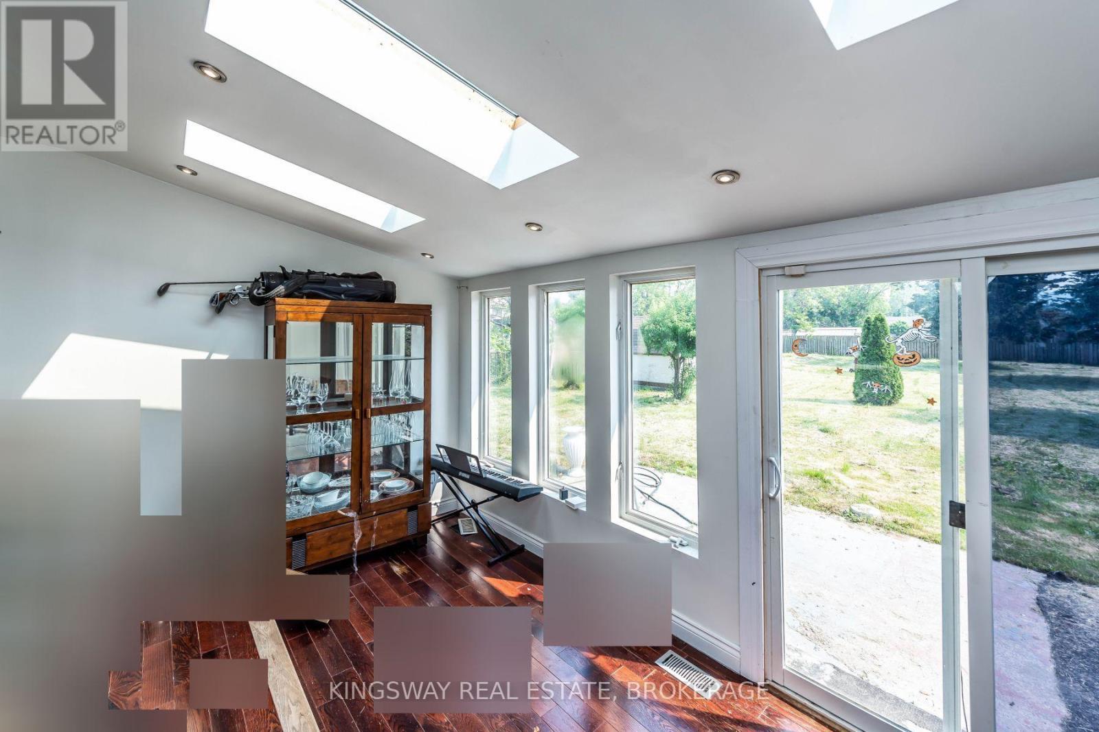 556 Barton Street E, Hamilton, ON - Indoor Photo Showing Other Room