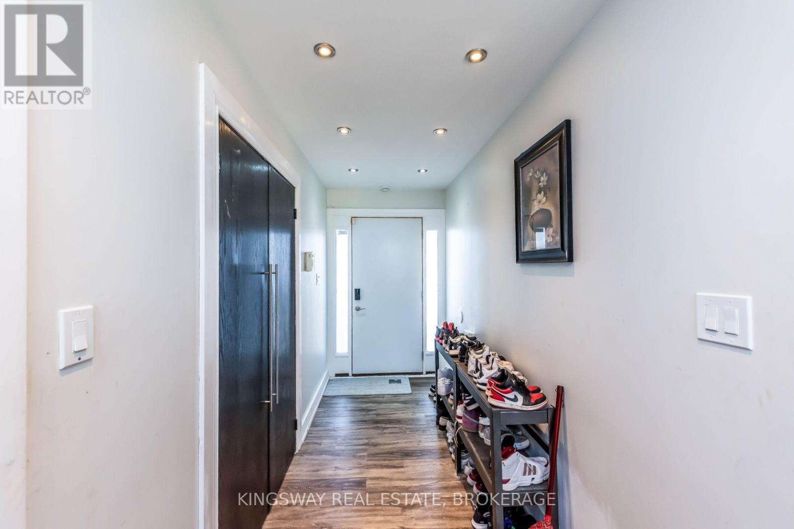 556 Barton Street E, Hamilton, ON - Indoor Photo Showing Other Room
