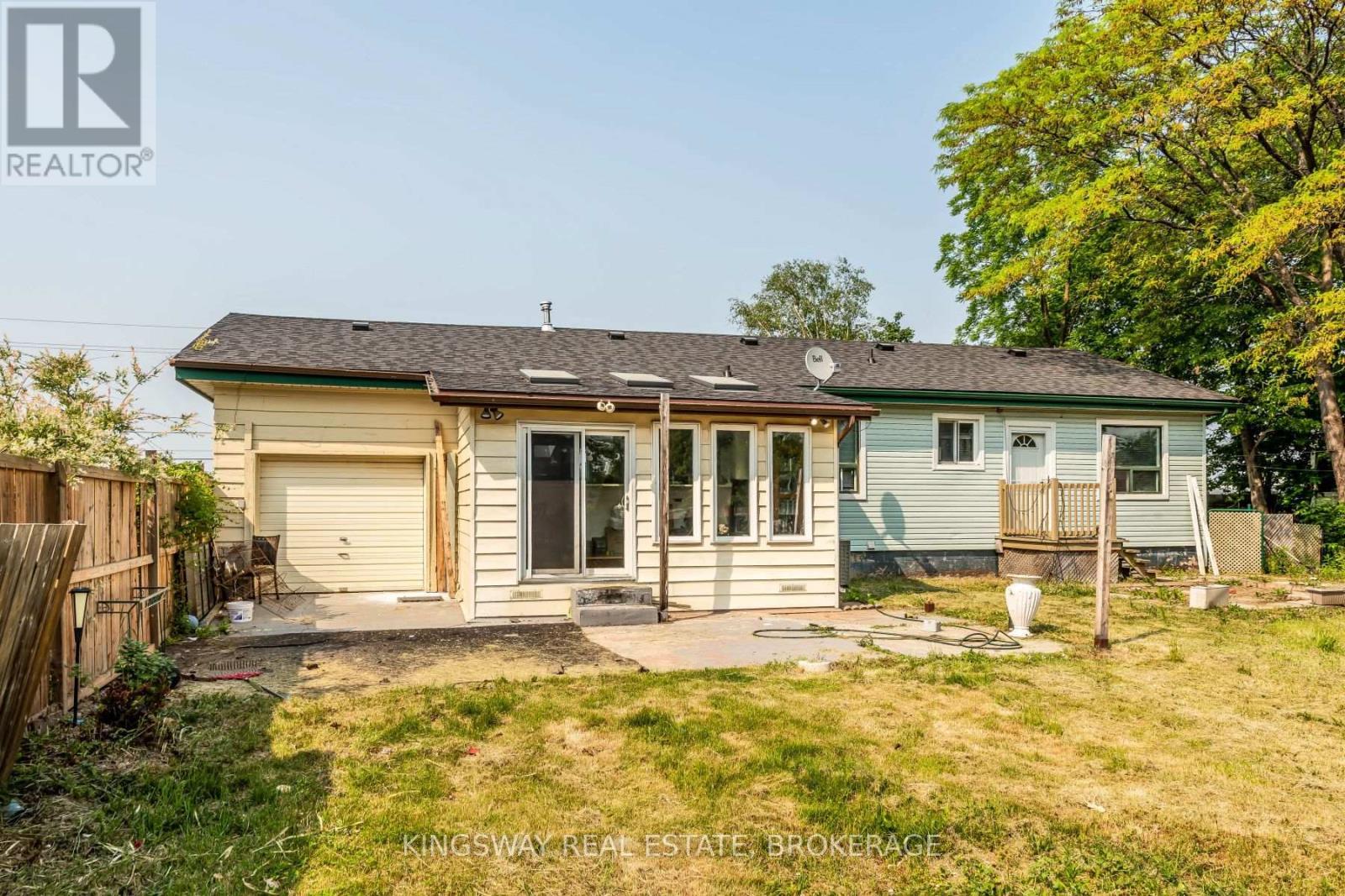 556 Barton Street E, Hamilton, ON - Outdoor