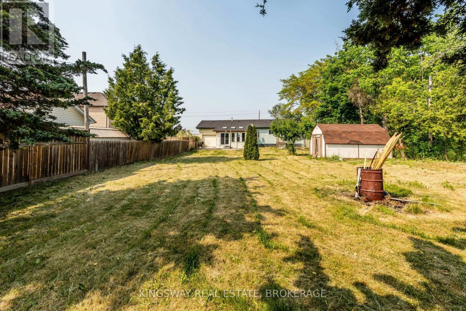 556 Barton Street E, Hamilton, ON - Outdoor