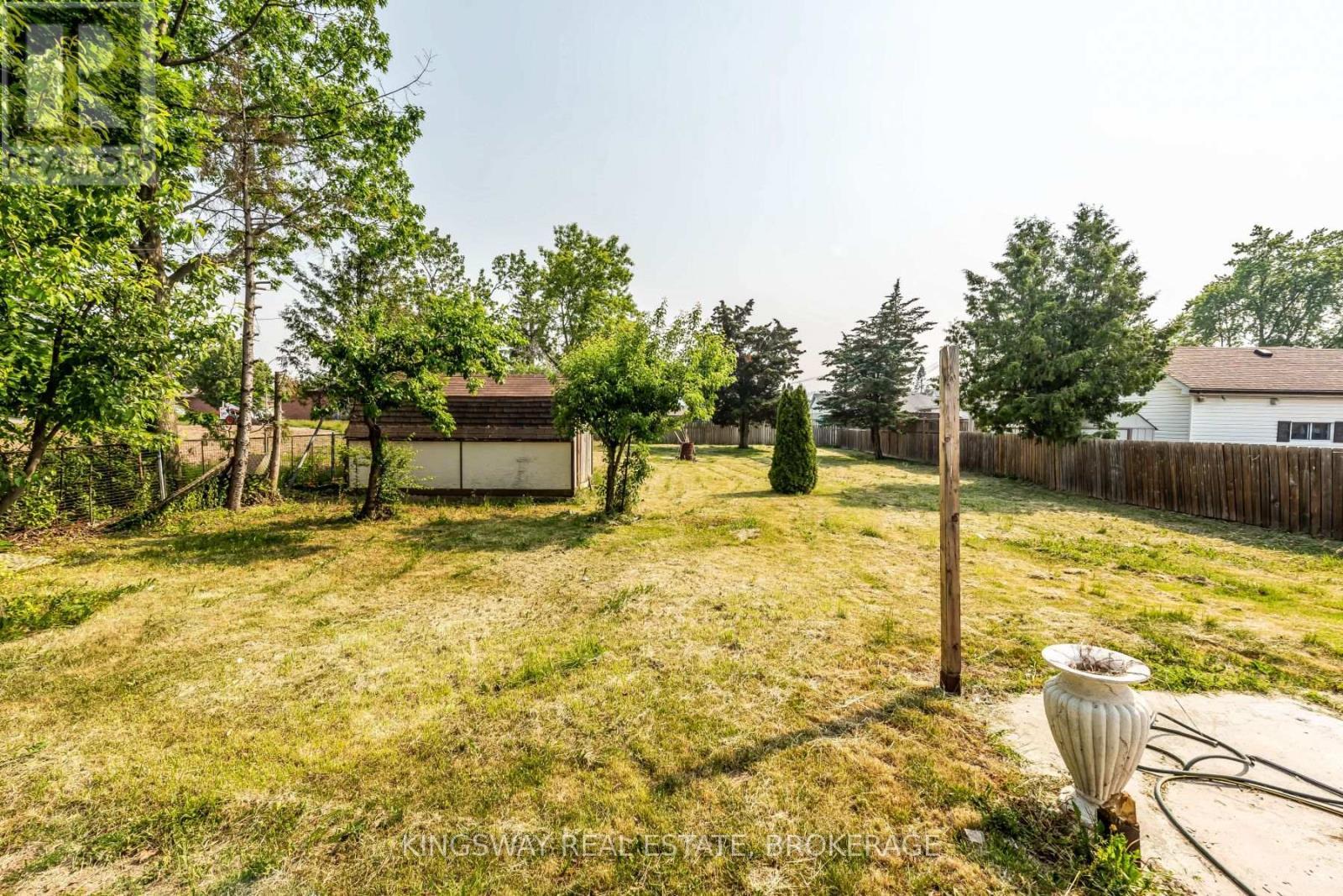 556 Barton Street E, Hamilton, ON - Outdoor