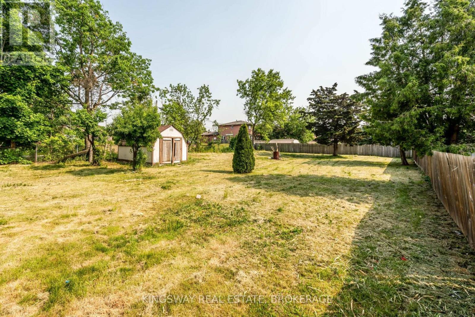 556 Barton Street E, Hamilton, ON - Outdoor