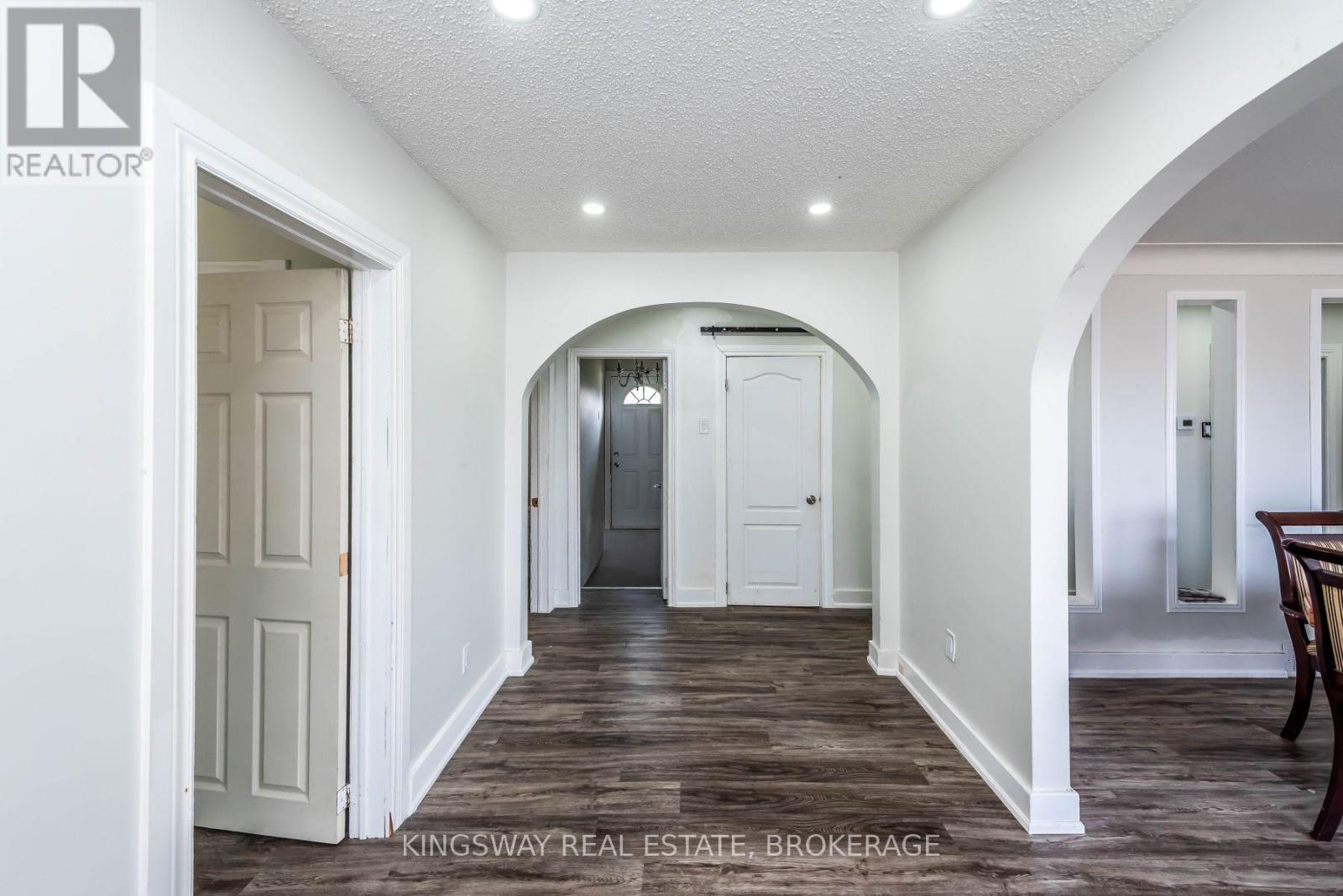 556 Barton Street E, Hamilton, ON - Indoor Photo Showing Other Room