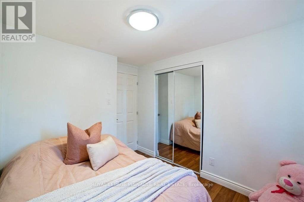 733 Parkview Crescent, Cambridge, ON - Indoor Photo Showing Bedroom