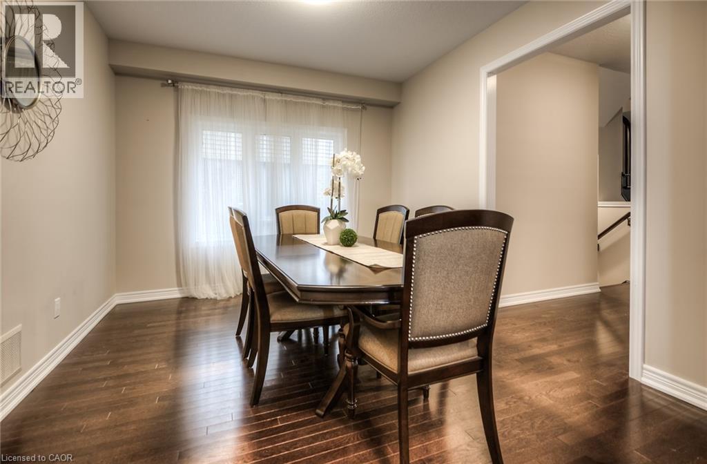 102 Coopershawk Street, Kitchener, ON - Indoor Photo Showing Dining Room