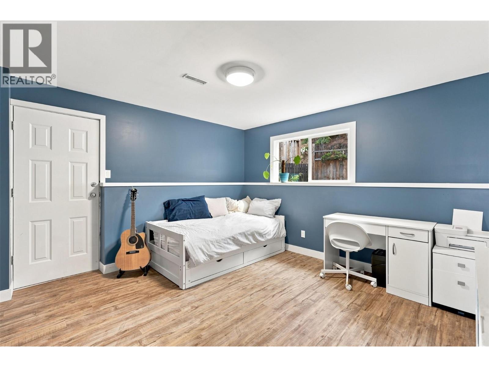 1979 Harrison Way, Kamloops, BC - Indoor Photo Showing Other Room