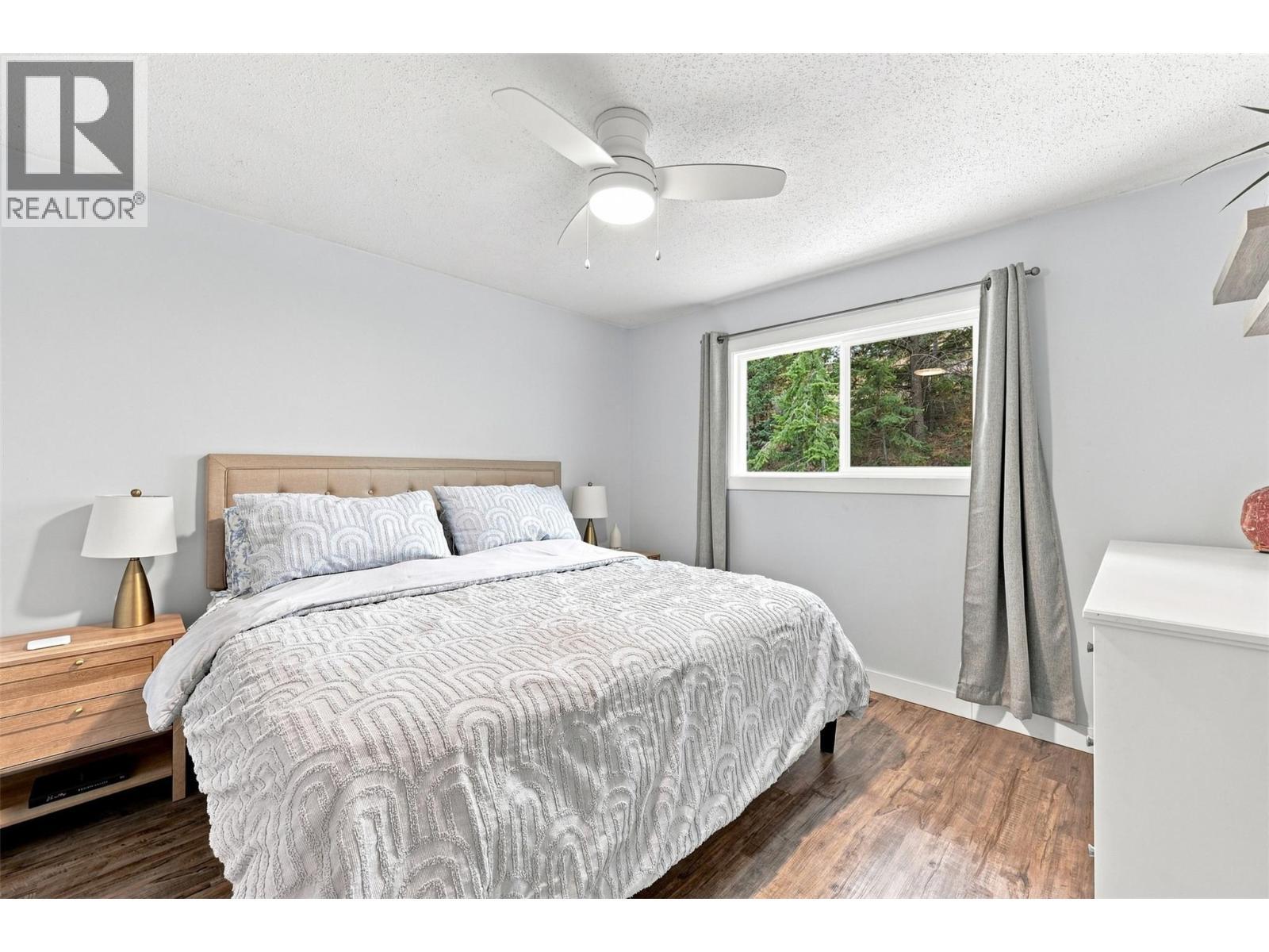 1979 Harrison Way, Kamloops, BC - Indoor Photo Showing Bedroom