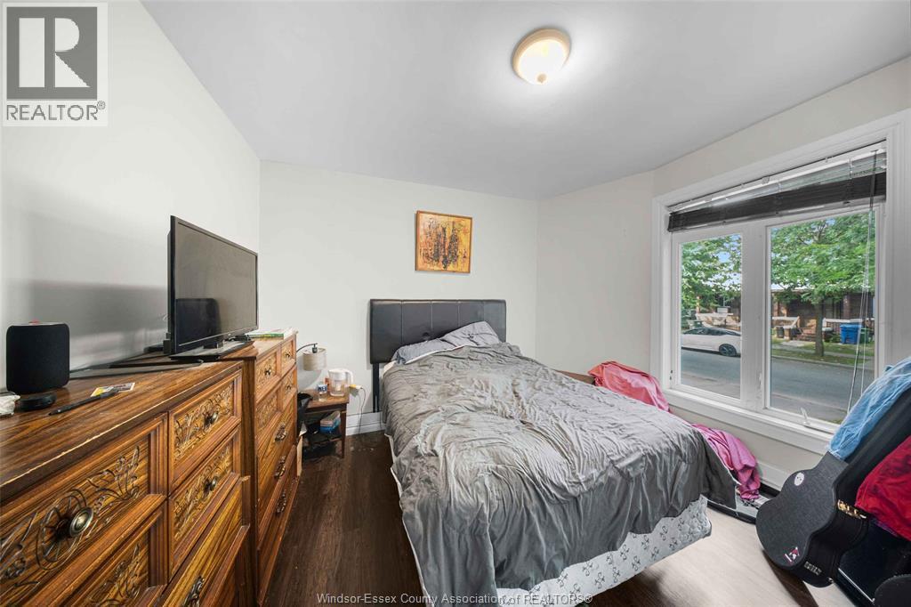 771 Chilver Road, Windsor, ON - Indoor Photo Showing Bedroom