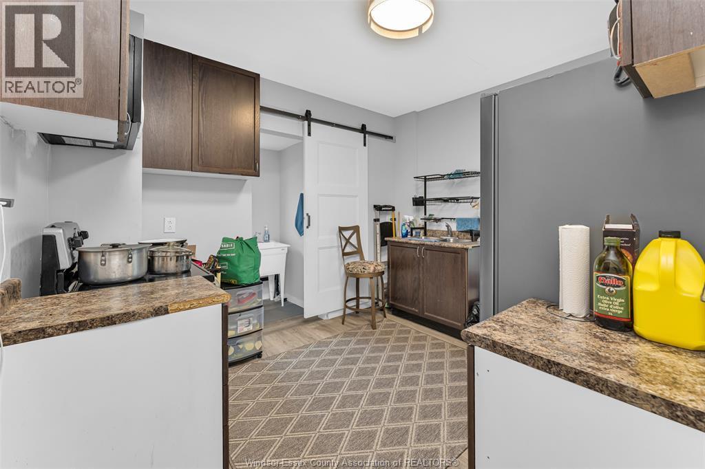 421 Elm Avenue, Windsor, ON - Indoor