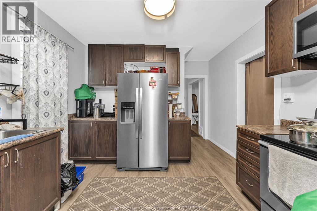 421 Elm Avenue, Windsor, ON - Indoor Photo Showing Kitchen