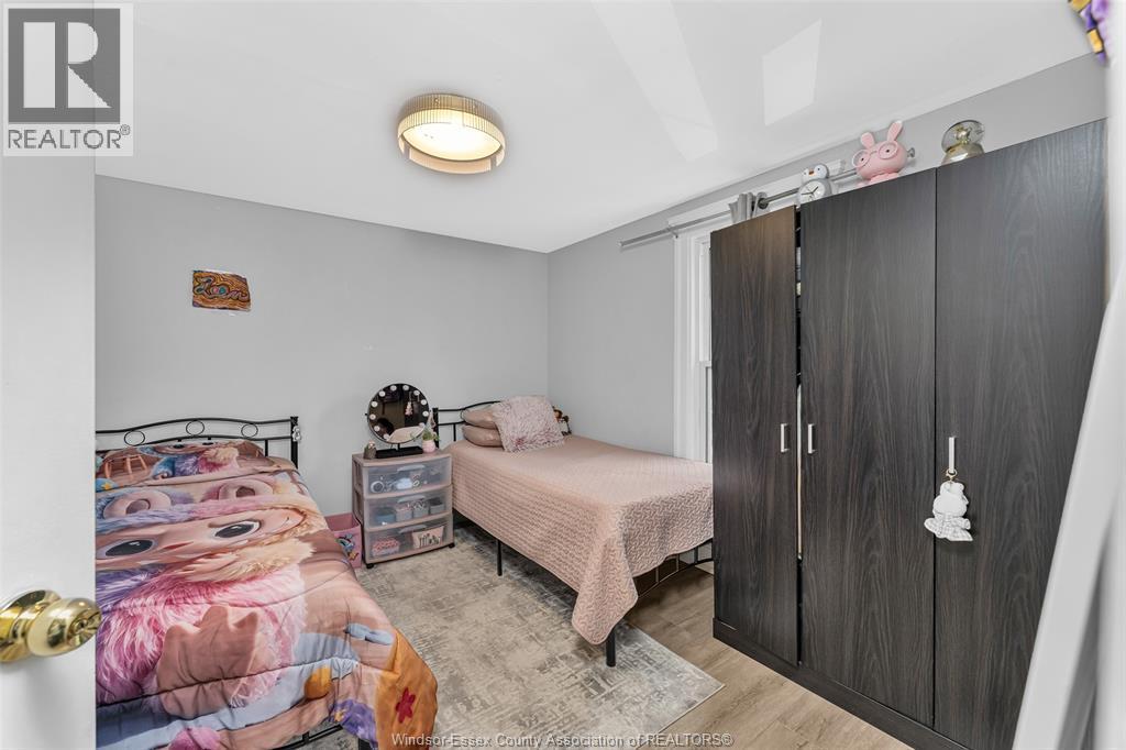 421 Elm Avenue, Windsor, ON - Indoor Photo Showing Bedroom