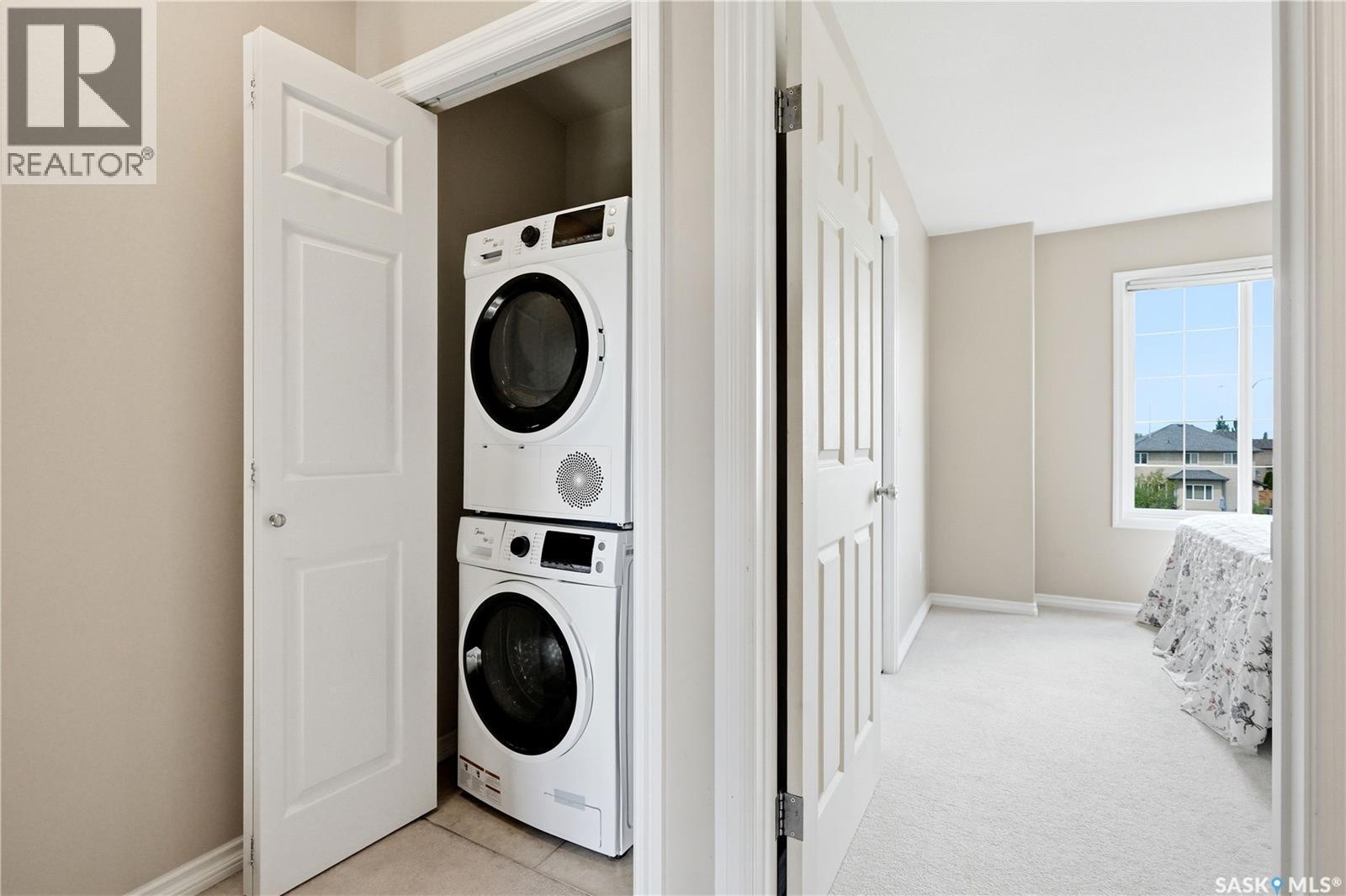 52 118 Pawlychenko Lane, Saskatoon, SK - Indoor Photo Showing Laundry Room