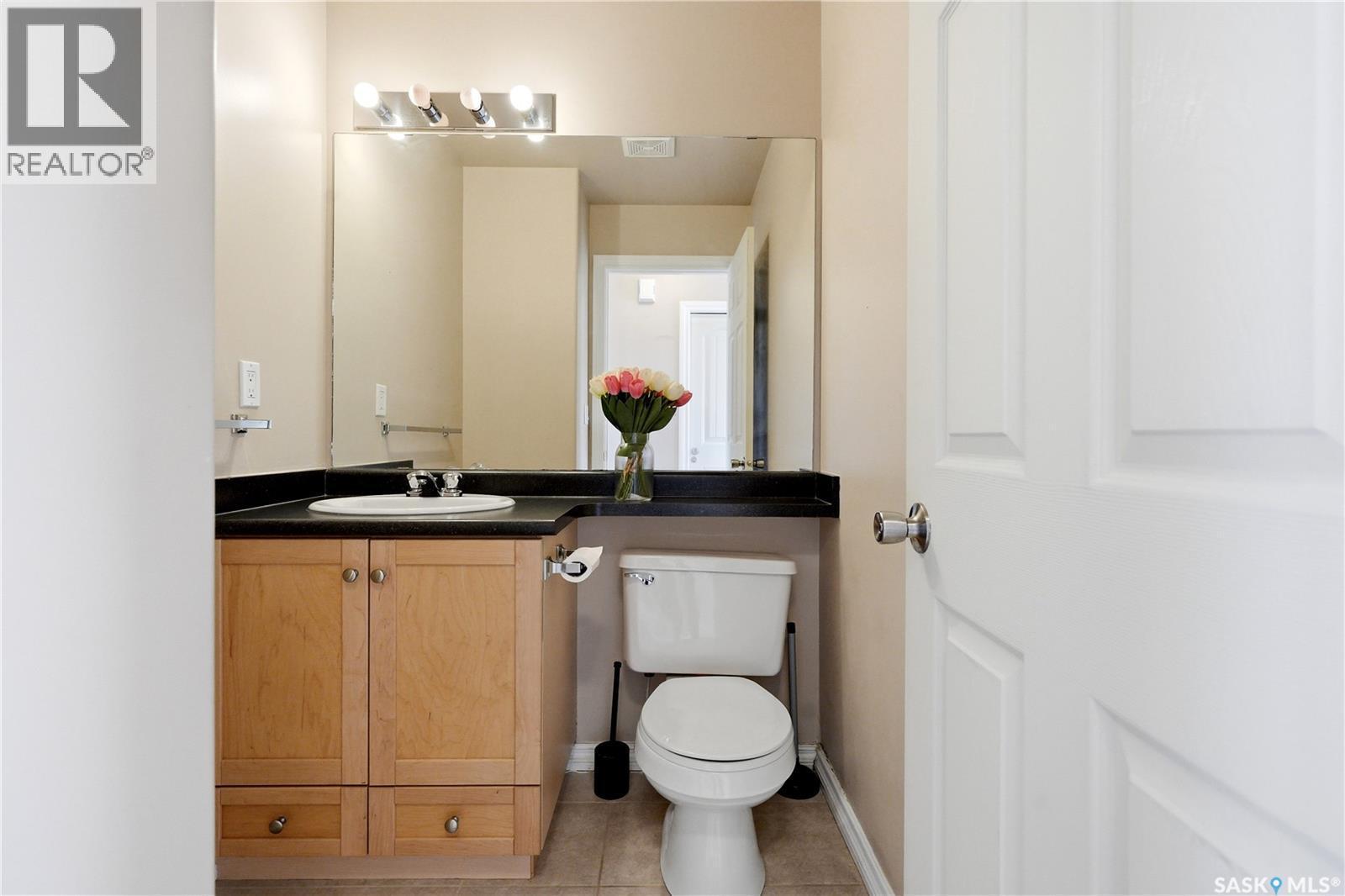 52 118 Pawlychenko Lane, Saskatoon, SK - Indoor Photo Showing Bathroom