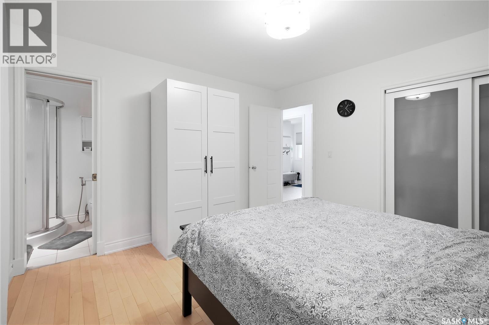 2206 Assiniboine Avenue E, Regina, SK - Indoor Photo Showing Bedroom