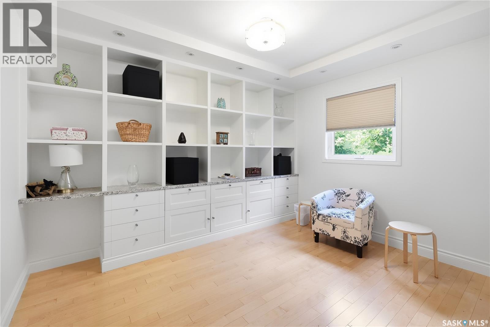 2206 Assiniboine Avenue E, Regina, SK - Indoor