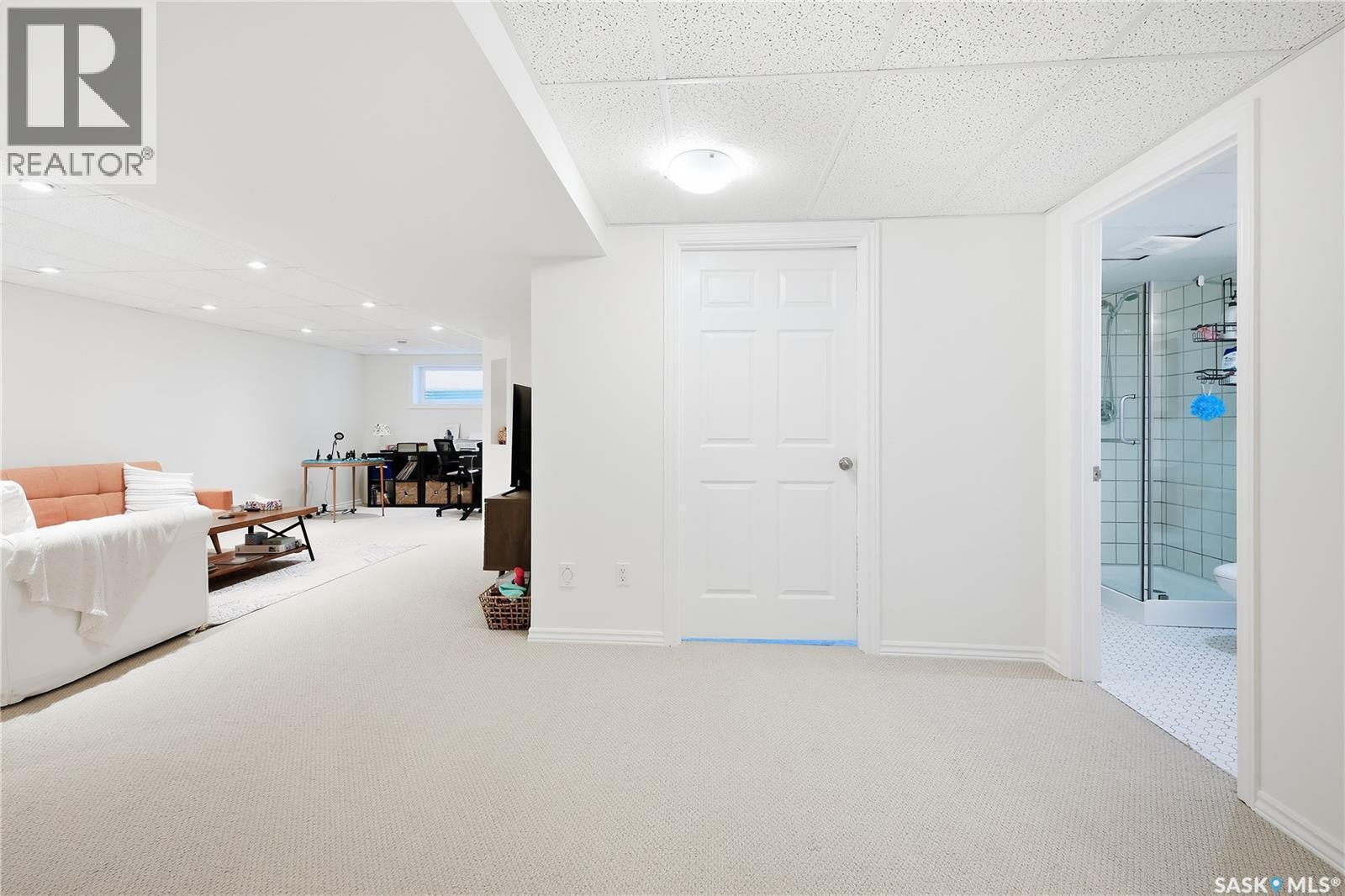 2206 Assiniboine Avenue E, Regina, SK - Indoor Photo Showing Other Room