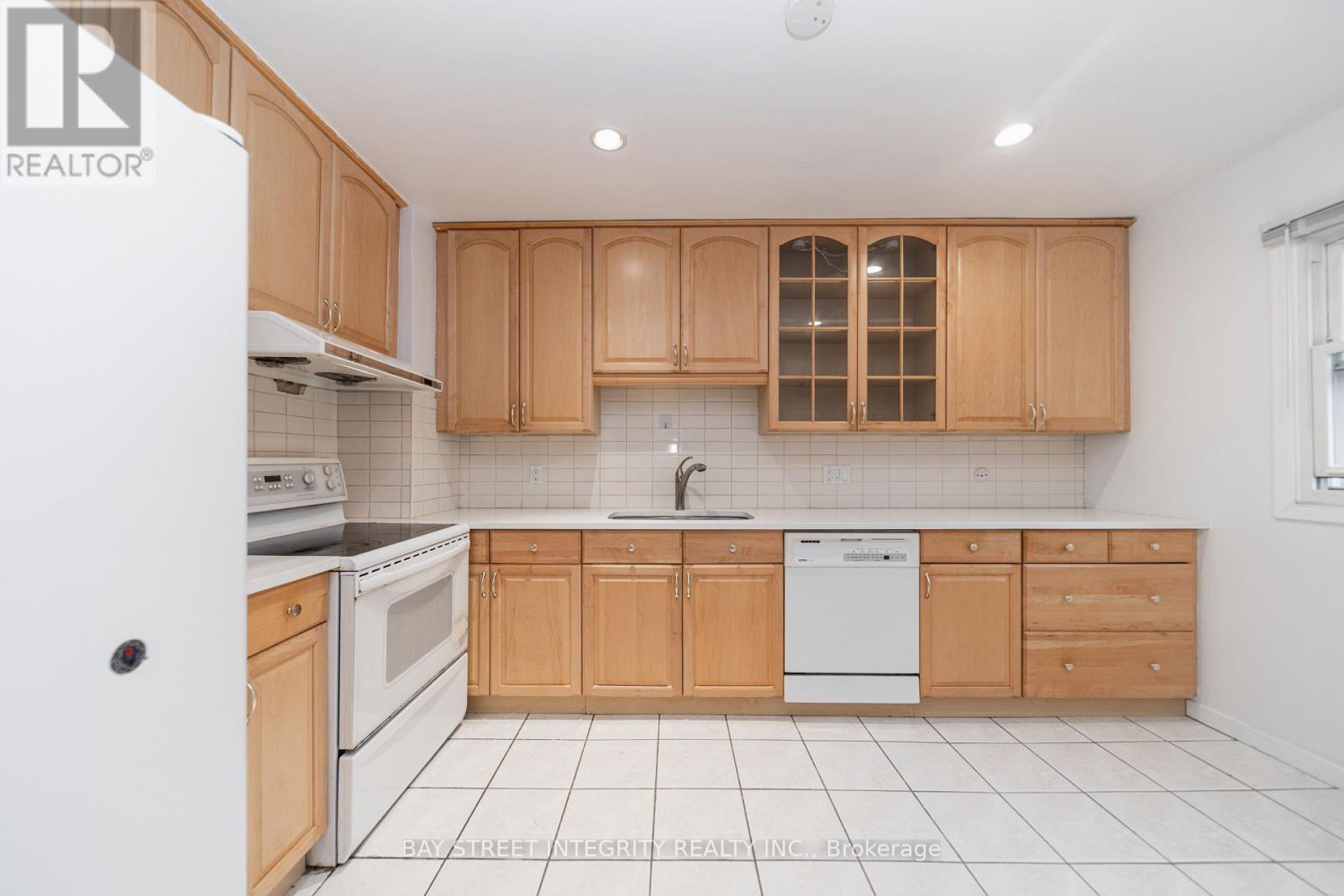 6 Sandy Haven Drive, Toronto, ON - Indoor Photo Showing Kitchen
