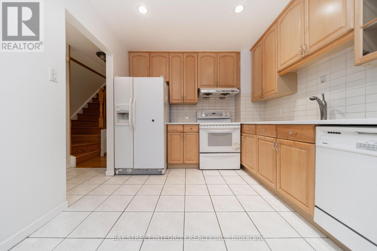 6 Sandy Haven Drive, Toronto, ON - Indoor Photo Showing Kitchen