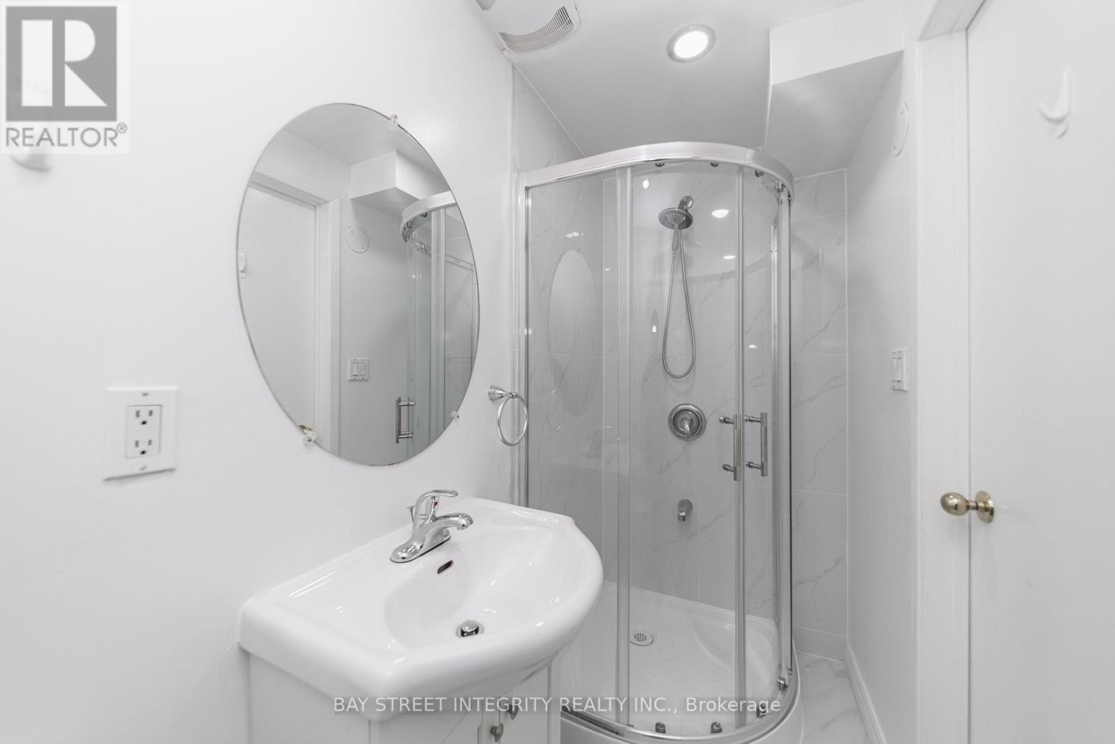 6 Sandy Haven Drive, Toronto, ON - Indoor Photo Showing Bathroom