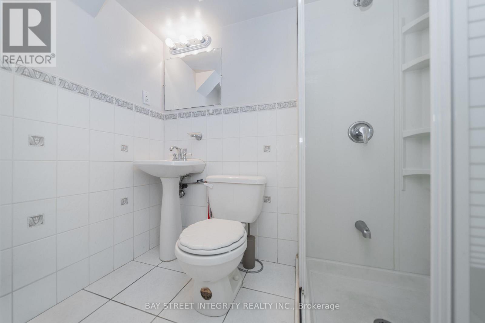 6 Sandy Haven Drive, Toronto, ON - Indoor Photo Showing Bathroom