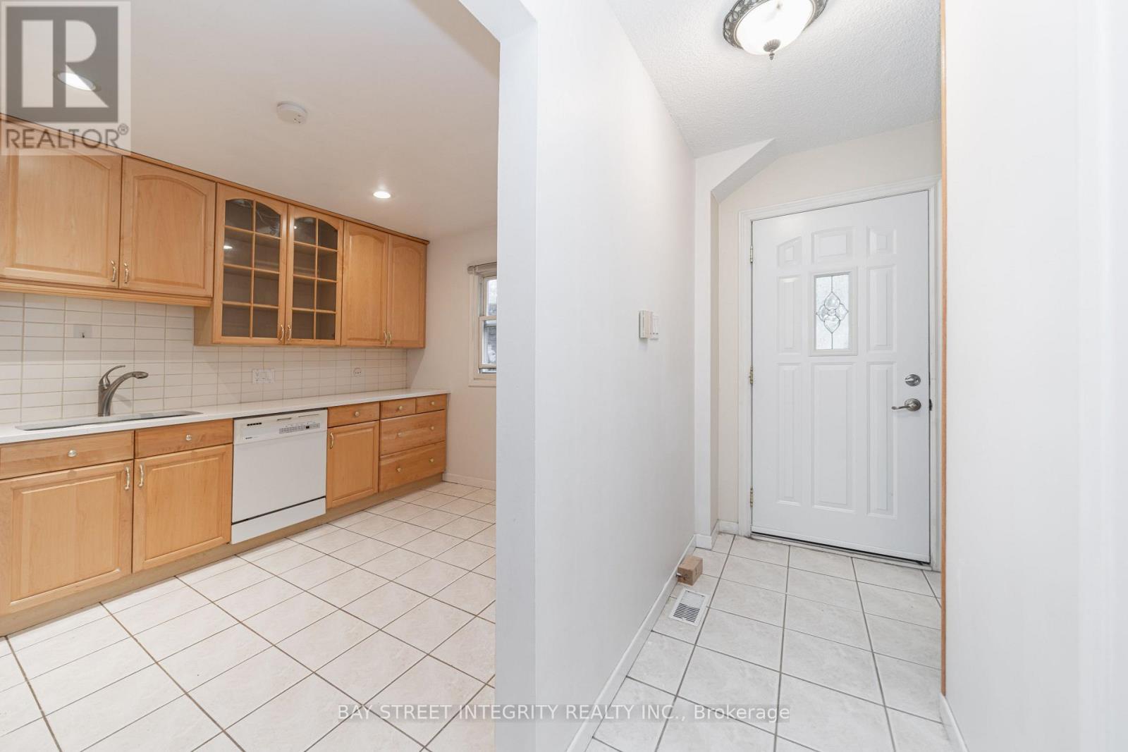 6 Sandy Haven Drive, Toronto, ON - Indoor Photo Showing Kitchen