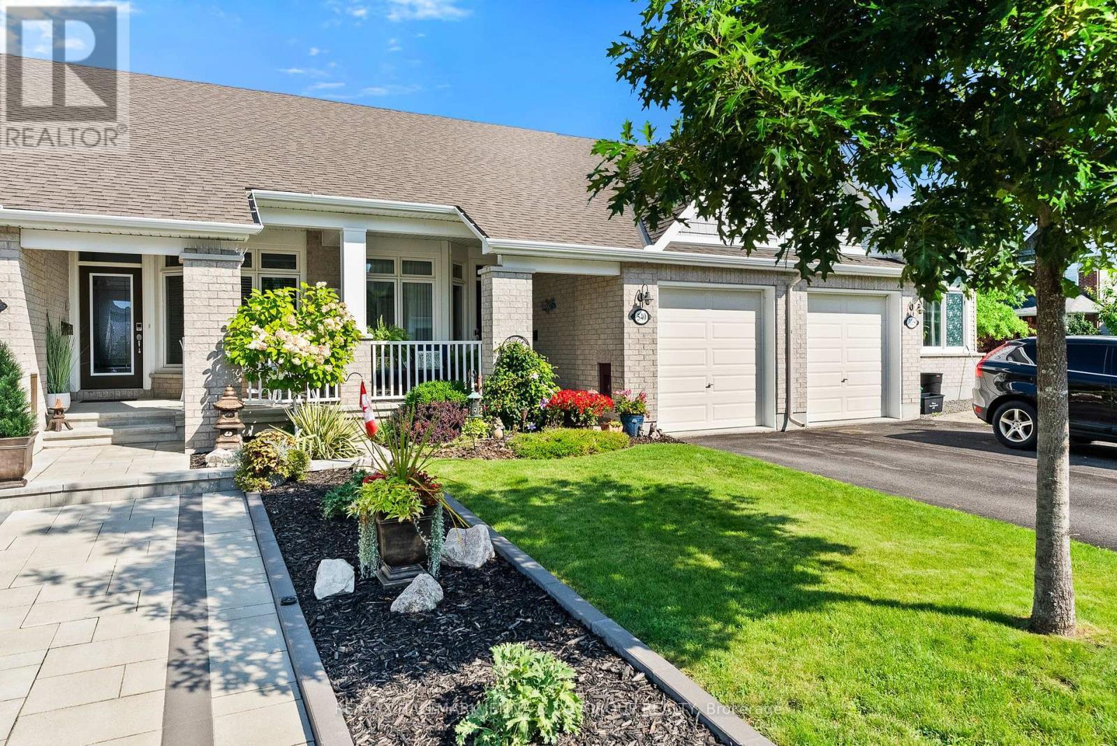 540 Silverbell Crescent, Ottawa, ON - Outdoor With Deck Patio Veranda With Facade