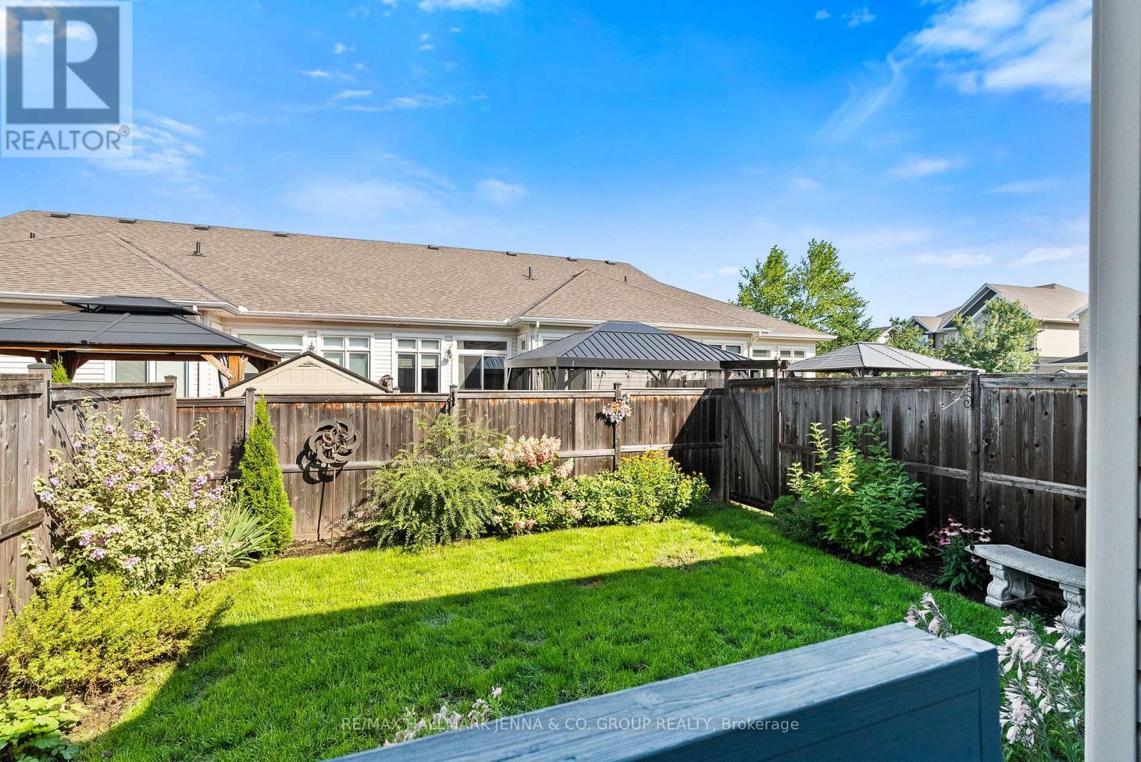 540 Silverbell Crescent, Ottawa, ON - Outdoor