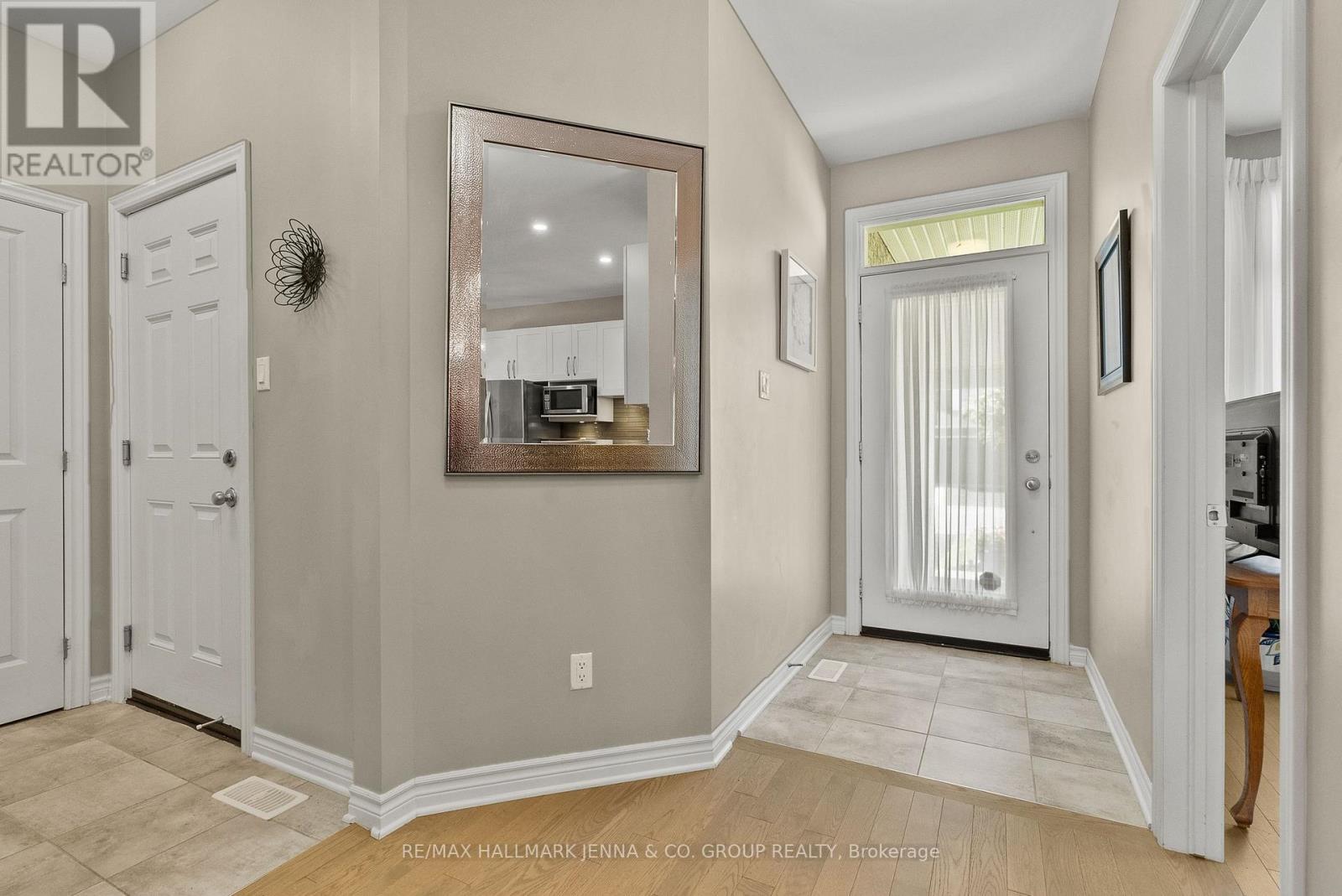 540 Silverbell Crescent, Ottawa, ON - Indoor Photo Showing Other Room