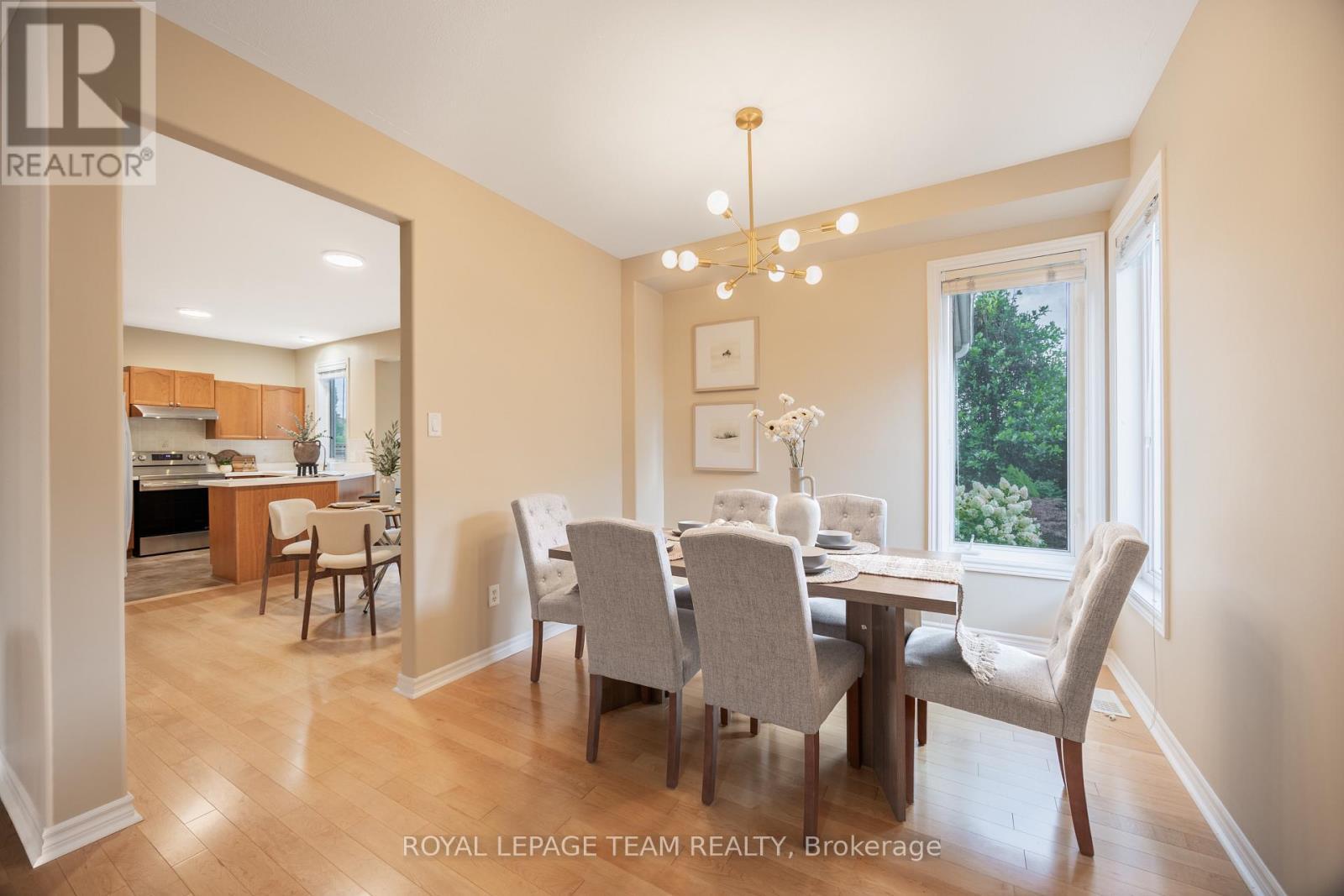 60 Woliston Crescent, Ottawa, ON - Indoor Photo Showing Dining Room