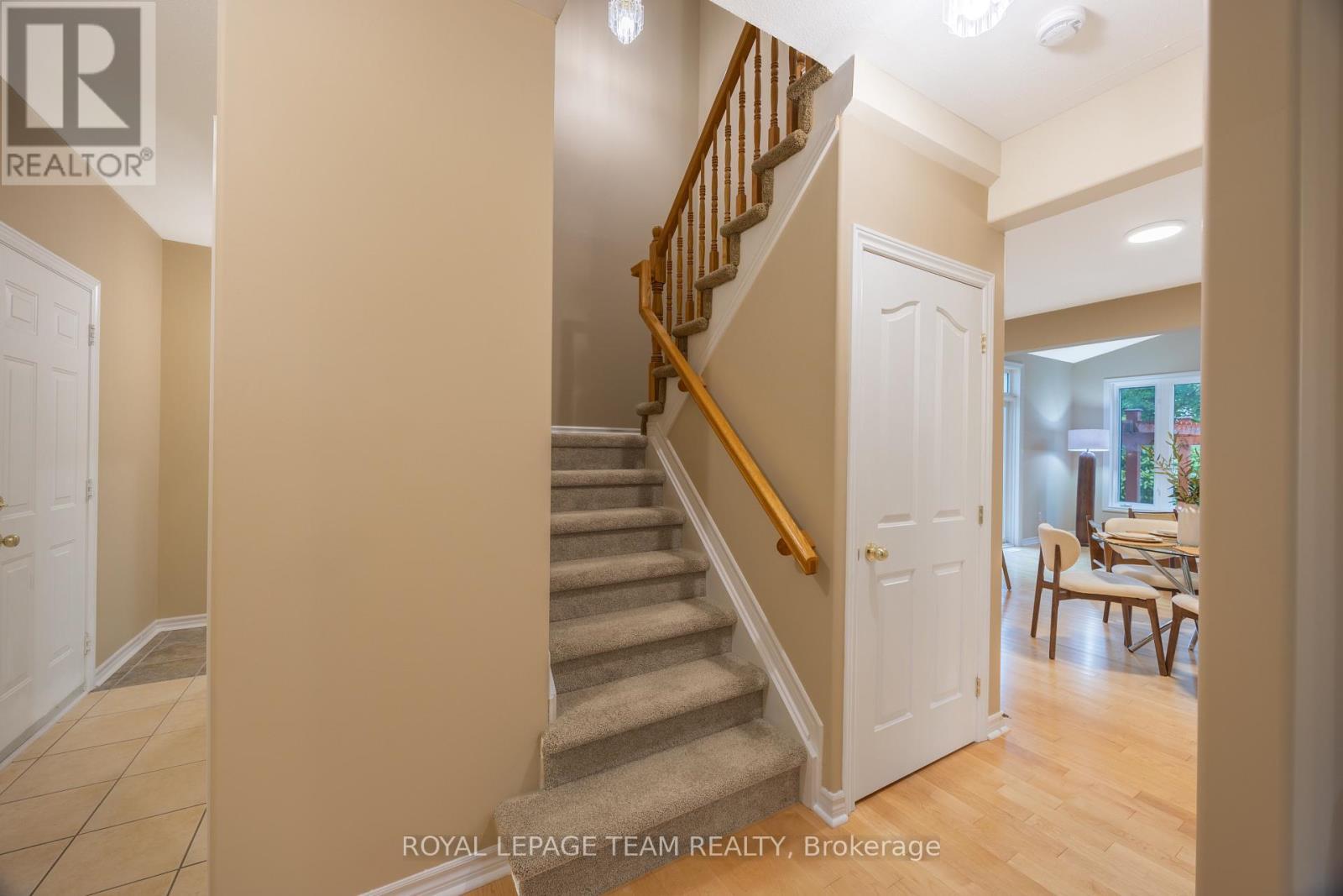 60 Woliston Crescent, Ottawa, ON - Indoor Photo Showing Other Room