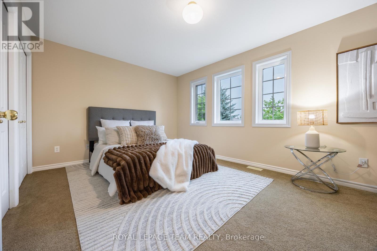 60 Woliston Crescent, Ottawa, ON - Indoor Photo Showing Bedroom
