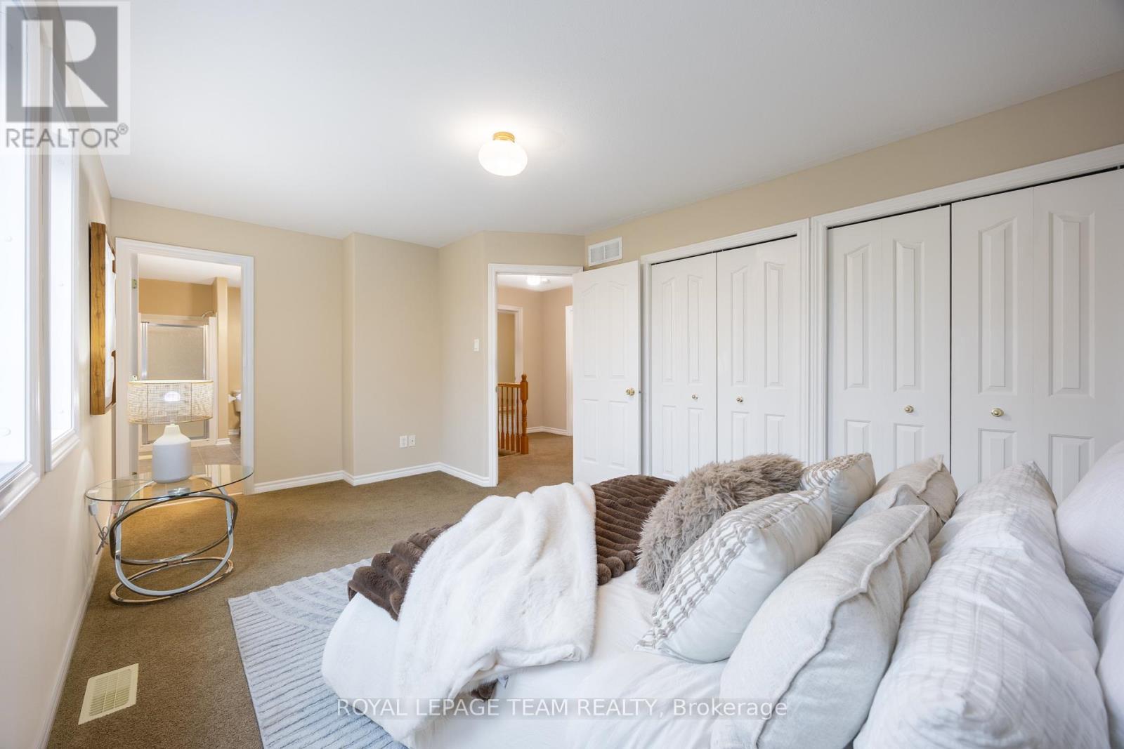 60 Woliston Crescent, Ottawa, ON - Indoor Photo Showing Bedroom